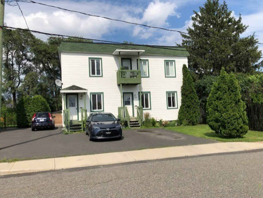 292 296 Rue Lynn McMasterville Courtier Maisons